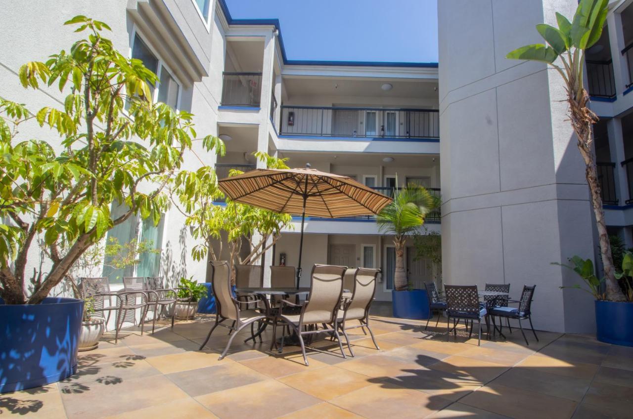 Days Inn By Wyndham Carlsbad Exterior photo